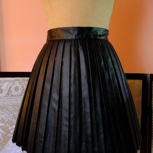 Sexy Pleated Pleather Mini Skirt